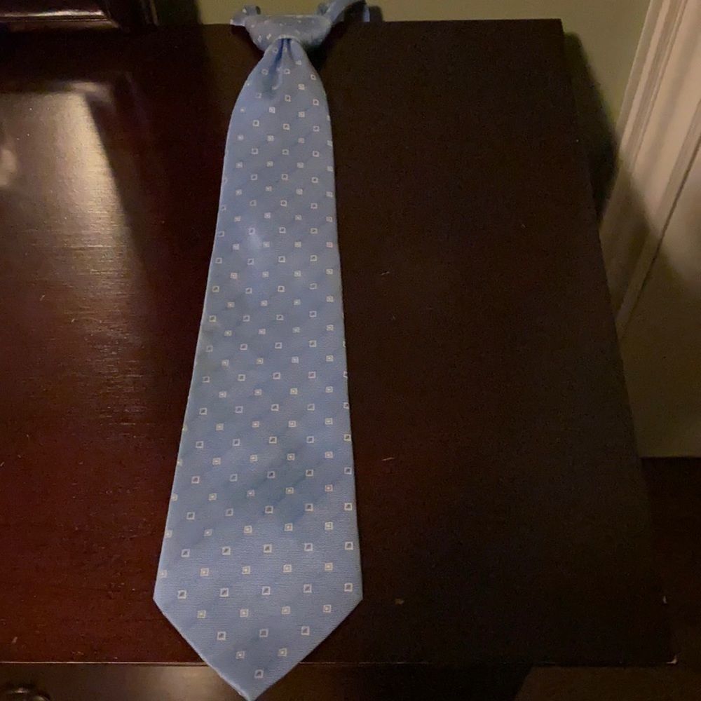 2/$20⭐️ Baby blue tie